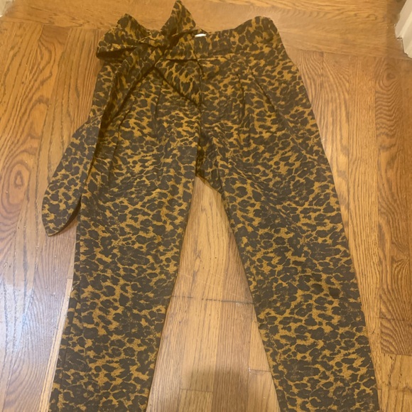 Hunter Bell size 6 leopard print pants, ankle length, tie belt around waist. - Picture 4 of 6